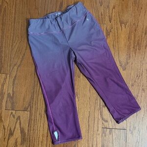 Danskin Now Shades of  purple striped Capris yoga pants - size Medium